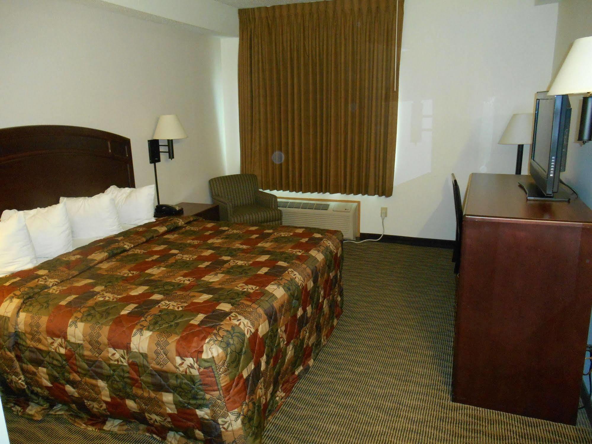 Baymont By Wyndham Harlan Hotel Exterior foto